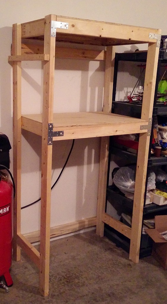 tool-shelves-empty-02-20150830