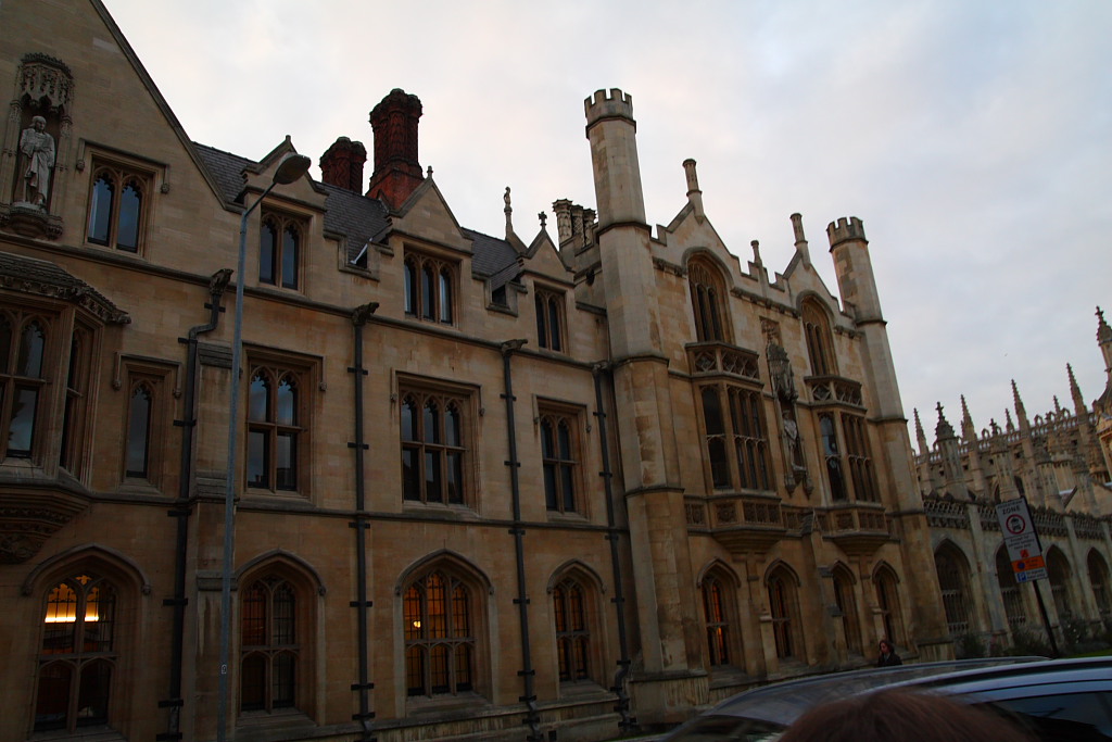 kings-college-01