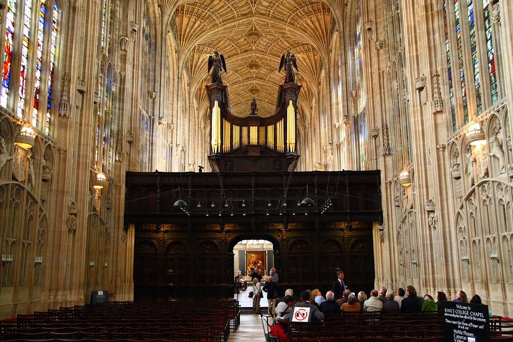 kings-college-chapel-interior-01